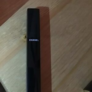 Chanel mascara